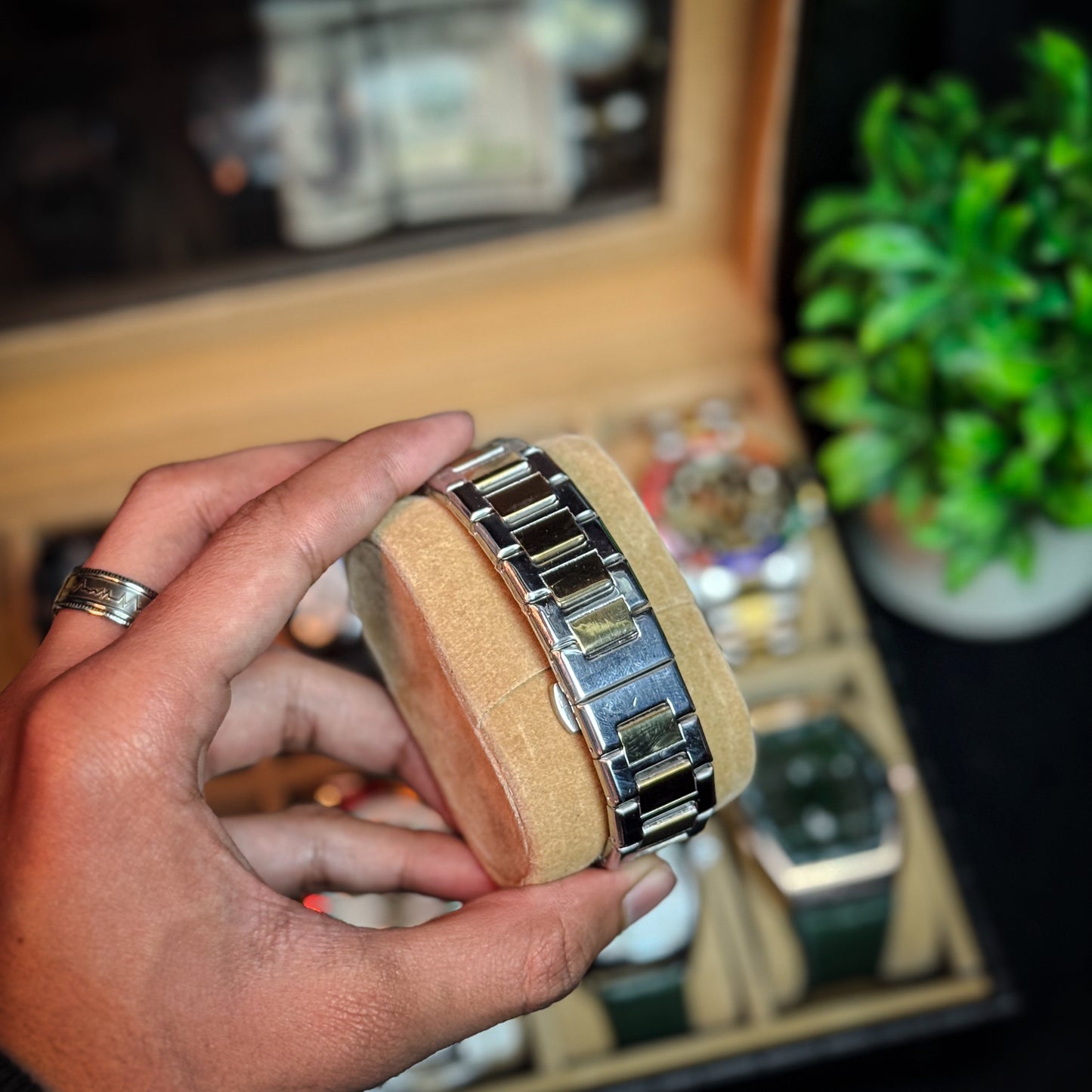 Hoursly Stainless Steel - Aura Style