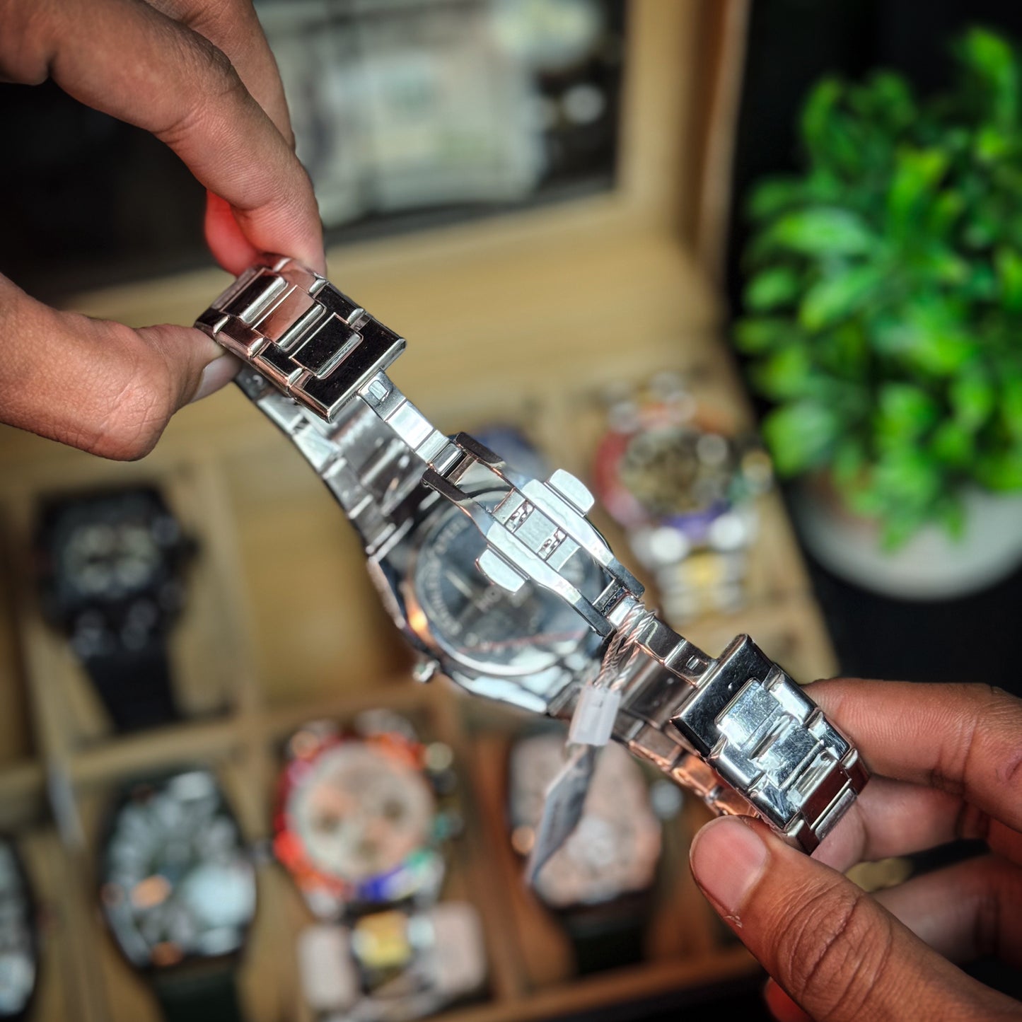 Hoursly Stainless Steel - Aura Style